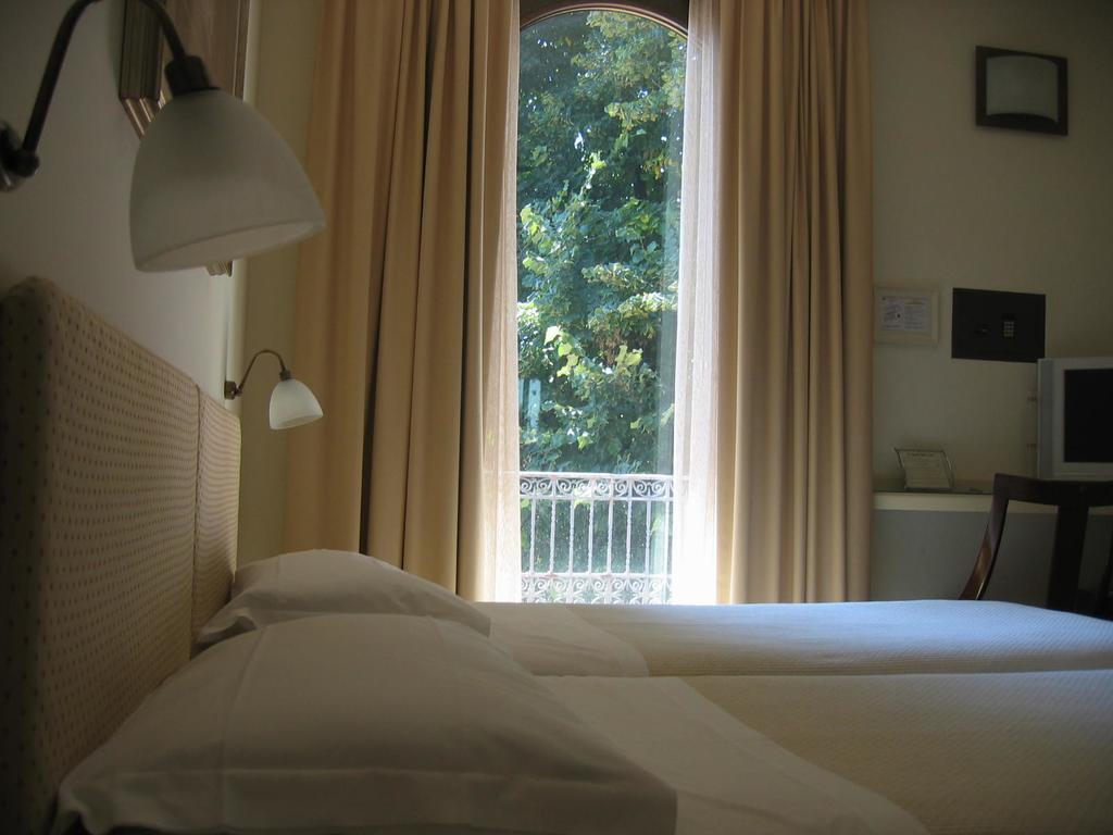 Al Melograno - Room & Breakfast Bologna Eksteriør bilde